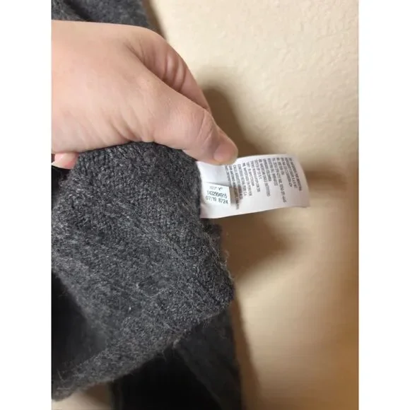 American Eagle cropped grey cardigan sweater size M - Picture 5 of 8